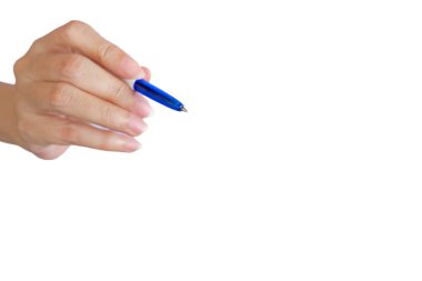 Mavi kalemle bulanık el yazısı. Harfleri koymak için boş alanı olan kalem başı üzerine seçici odaklanma.