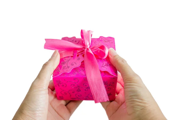 Рука Давая Розовый Подарок Коробку Изолированы Белом Фоне — стоковое фото