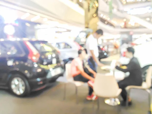 Visitantes Desfocados Vendedor Motor Show Shopping Center Para Uso Segundo — Fotografia de Stock