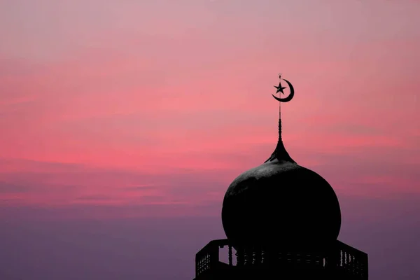 Sithouette Dôme Masjid Mosquée Sur Fond Ciel Rouge — Photo