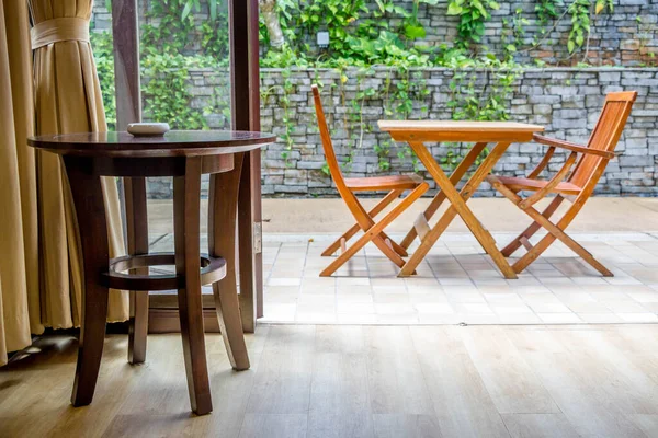 Mesa Redonda Madera Habitación Con Fondo Mesa Plegable Madera Sillas — Foto de Stock