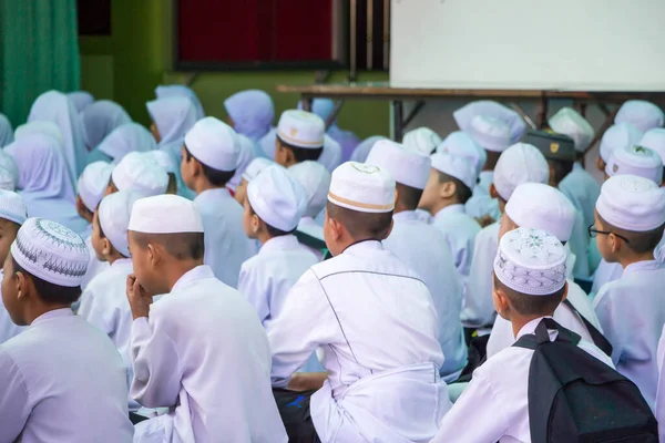 Ásia Muçulmano Menino Estudantes Escola — Fotografia de Stock