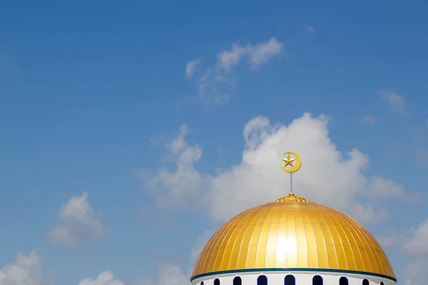 Masjid Moschea Cupola Sfondo Cielo Blu — Foto Stock