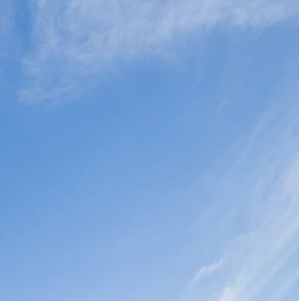 Mrak a modrá obloha — Stock fotografie