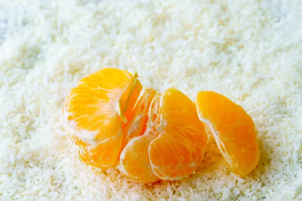 Half Peeled Tangerine Lies Snow Citrus Vitamins Winter Natural Healthy — Stock Photo, Image