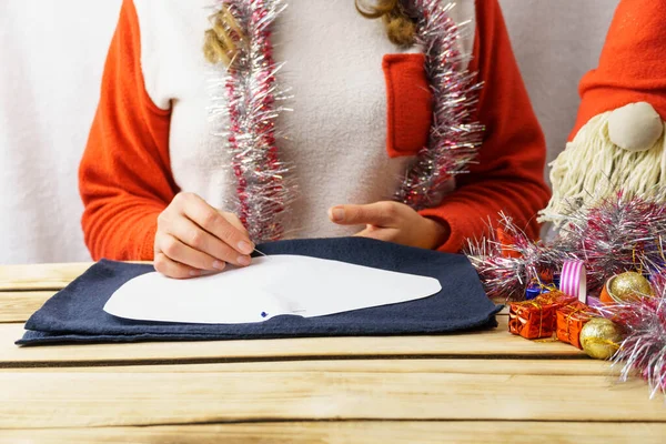 Girl Sews Christmas Gnome Girl Years Old Wearing Santa Claus — Stock Photo, Image