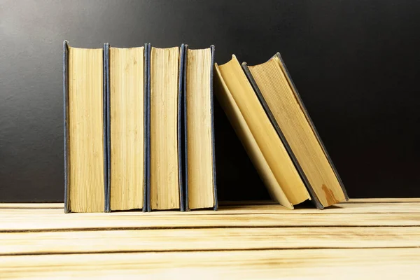 Régi Könyvek Fából Készült Háttérrel Háttér Könyvekből Oktatás Könyv Világnapja — Stock Fotó