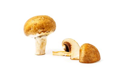 Taze kraliyet şampiyonları ve beyaz arka planda yarım izole edilmiş.