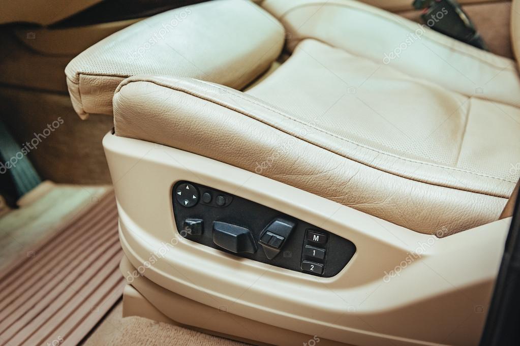 autostoel knop. Knoppen voor het aanpassen van de positie. interieur ... autostoel knop. Knoppen voor het aanpassen van de positie. interieur ...