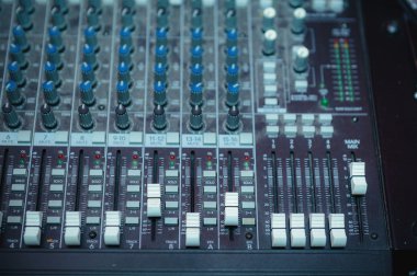 DJ pikap, ses mikseri kontrol düğmeleri cihazı