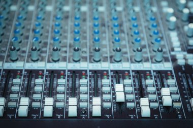 DJ pikap, ses mikseri kontrol düğmeleri cihazı