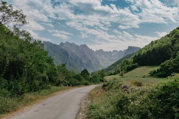 Widok Przeklęte Góry Dolinie Grebaje Prokletije Znane Również Jako Alpy — Zdjęcie stockowe