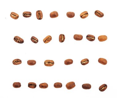 kahve çekirdekleri beyaz arka plan üzerinde izole. kavrulmuş kahve çekirdekleri, arka plan olarak kullanılabilir.