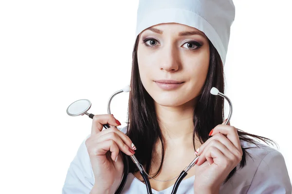 Usmívající se lékařka se stetoskopem. Izolované přes bílé pozadí — Stock fotografie
