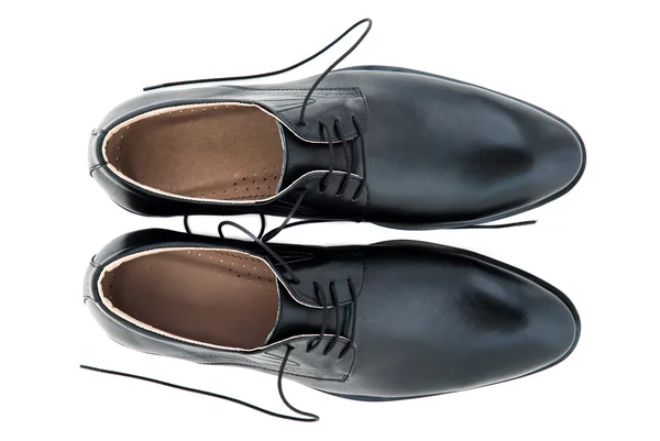 Chaussures homme en cuir classiques isolées sur fond blanc. Mode masculine  . — Photo