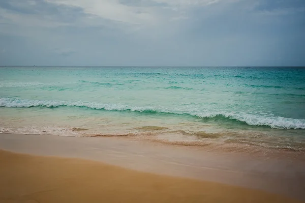 Tropiskt paradis. Dominikanska Republiken Seychellerna, Caribbean, Mauritius, Filippinerna, Bahamas. Koppla av på remote Paradise beach. Vintage. — Stockfoto