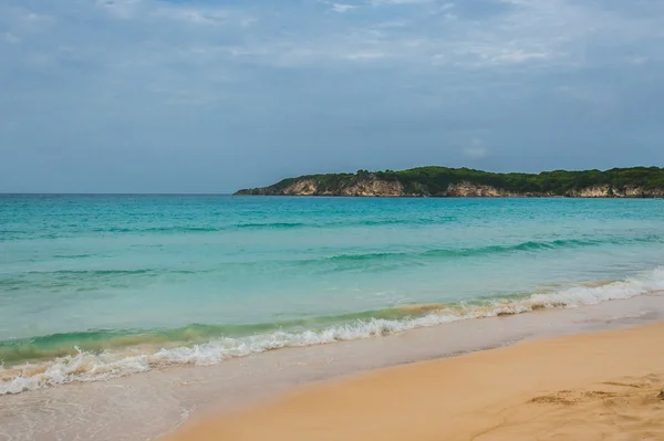 Paraíso Tropical. República Dominicana, Seychelles, Caribe, Mauricio, Filipinas, Bahamas. Relajarse en la remota playa Paradise. Vintage . —  Fotos de Stock