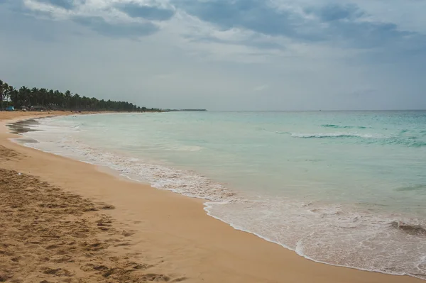 Tropical Paradise. Dominican Republic, Seychelles, Caribbean, Mauritius, Philippines, Bahamas. Relaxing on remote Paradise beach. Vintage. — Stock Photo, Image