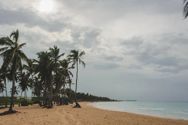 Tropical Paradise. Dominican Republic, Seychelles, Caribbean, Mauritius, Philippines, Bahamas. Relaxing on remote Paradise beach. Vintage. — Stock Photo, Image