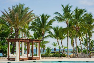 Yüzme Havuzu tropikal Beach - yaz tatil arka plan.