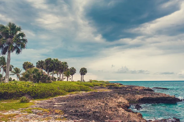 Rilassarsi sulla remota spiaggia tropicale Paradise in Repubblica Dominicana, Seychelles, Caraibi, Mauritius, Filippine, Bahamas . — Foto Stock