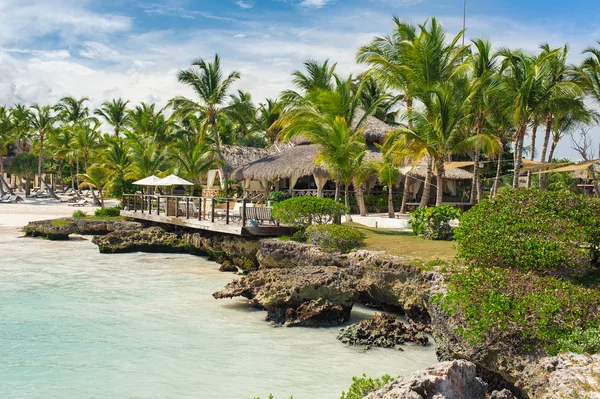 Entspannung am abgelegenen tropischen Paradiesstrand in der Dominikanischen Republik, Seychellen, Karibik, Mauritius, Philippinen, Bahamas. — Stockfoto