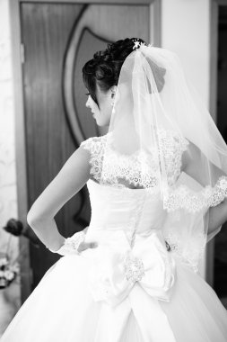 Genç güzel beyaz gelin. Düğün moda portre.