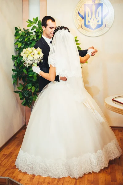 Ceremonia de boda en una oficina de registro, matrimonio — Foto de Stock