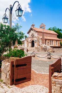 antik köy altos de chavon - Dominik Cumhuriyeti yeniden sömürge kasaba. Casa de campo, la romana, Dominik Cumhuriyeti. Ponderosa tarzı, tropik tatil beldesi