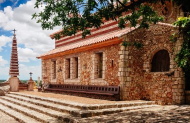 Antik köy Altos de Chavon - Dominik Cumhuriyeti yeniden sömürge kasaba. Casa de Campo, La Romana, Dominik Cumhuriyeti. Meslek ve seyahat. tropikal tatil beldesi