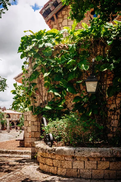 Oude dorp Altos de Chavon - koloniale stad gereconstrueerd in Dominicaanse Republiek. Casa de Campo, La Romana, Dominicaanse Republiek. Roeping en reizen. tropische badplaats — Stockfoto