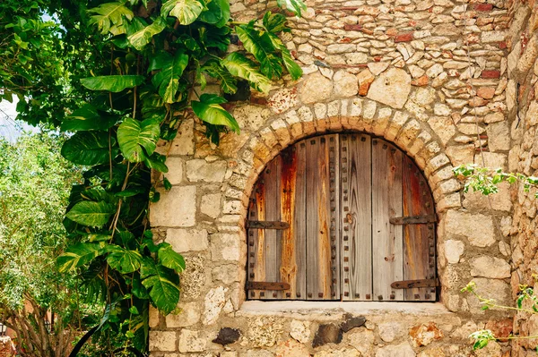 Antik köy altos de chavon - Dominik Cumhuriyeti yeniden sömürge kasaba. Casa de campo, la romana, Dominik Cumhuriyeti. Ponderosa tarzı, tropik tatil beldesi — Stok fotoğraf