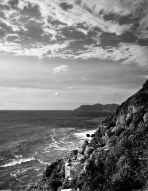 Vernazza 'nın havadan görünüşü - La Spezia, Liguria, İtalya' nın kuzeybatısındaki küçük İtalyan kasabası.