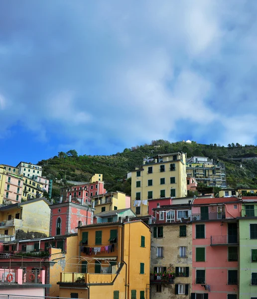 Vernazza 'nın havadan görünüşü - La Spezia, Liguria, İtalya' nın kuzeybatısındaki küçük İtalyan kasabası. — Stok fotoğraf