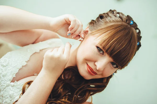 Bride getting ready in the morning. Woman dressing gown. — Stock Photo, Image