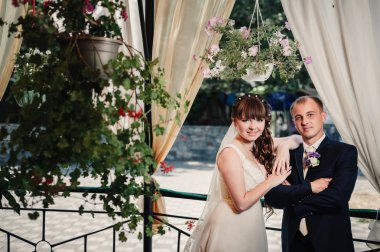 Genç gelin ve damat gelin buketi, Park gelinlik