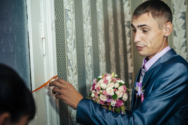 Wedding couple. first meeting of bride and groom — Stock Photo, Image