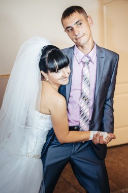 Sadece evli ve ilk dansları dans güzel Çift.