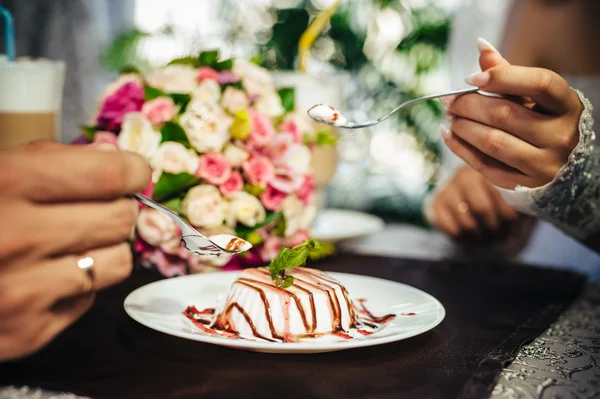 Charming bride and groom on their wedding celebration in a luxurious restaurant. Loving couple on date — Stock Photo, Image