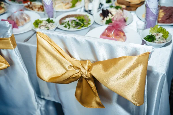 Mesa decorada para o casamento ou outro jantar evento servido no restaurante de luxo — Fotografia de Stock