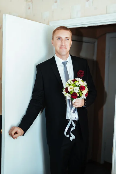 Wedding couple. first meeting of bride and groom — Stock Photo, Image