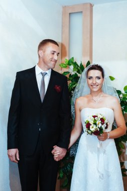 bir kayıt defteri ofisinde, evlilik düğün töreni.