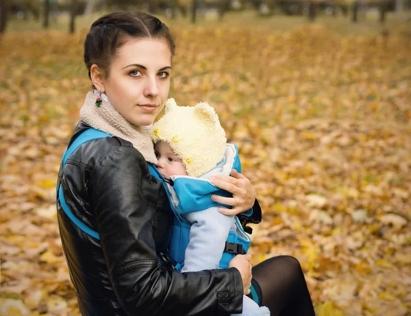 Mor med sitt barn — Stockfoto