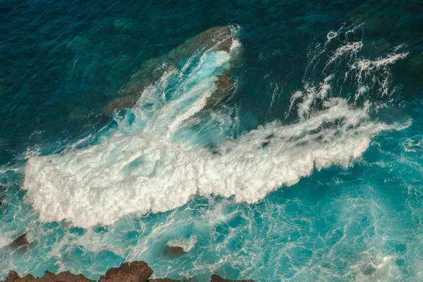 Bellissimo oceano e montagne — Foto Stock