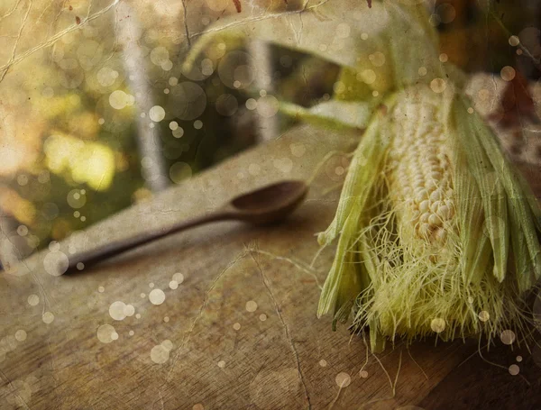 玉米和木勺 — 图库照片