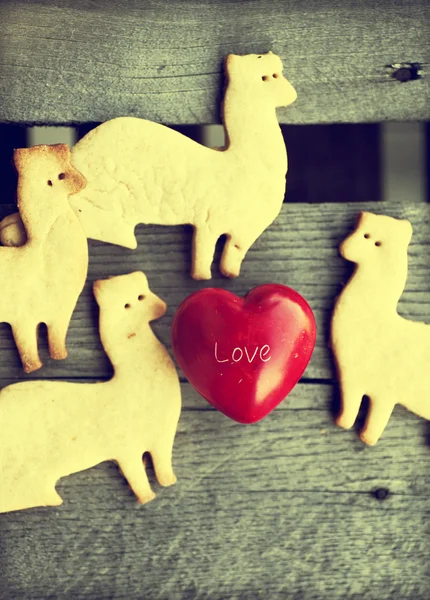 Biscoitos em forma de furões com coração — Fotografia de Stock