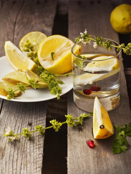 Ripe Juicy pomegranate — Stock Photo, Image