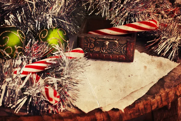 Décoration de Noël avec fond en papier — Photo