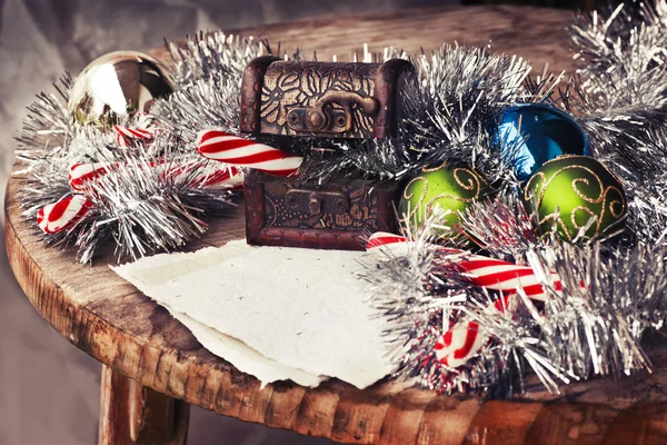 Decoração de Natal com fundo de papel — Fotografia de Stock