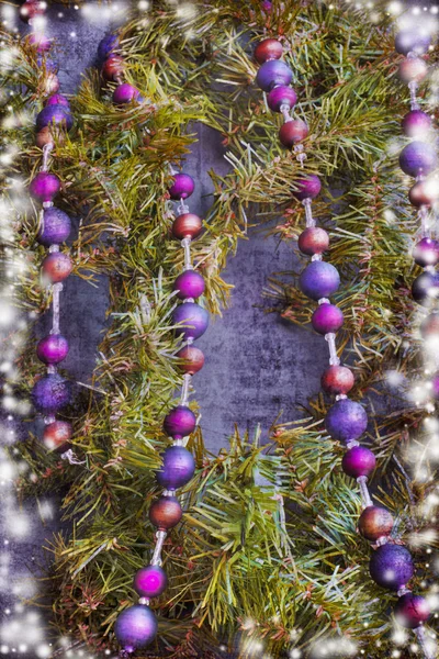 Boże Narodzenie dekoracje na świerk — Zdjęcie stockowe